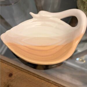 Vintage Elegant Cream and Tan Ceramic Swan soap Dish.
